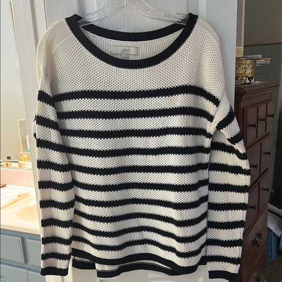 Ann Taylor LOFT Navy and White Open Knit SZ M Striped Crew Neck Sweater - Picture 1 of 5